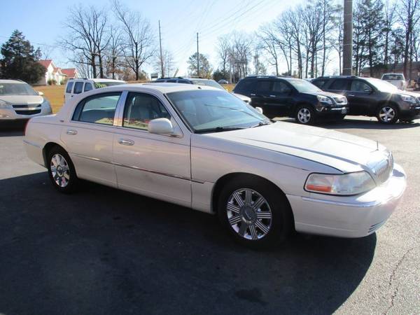 2005 Lincoln Town Car 4dr Sedan Signature Limited - cars & for sale in ALABASTER, AL – photo 3