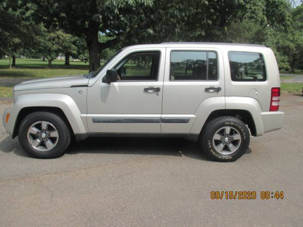 2008 JEEP LIBERTY SPORT 4x4 - cars & trucks - by dealer - vehicle... for sale in New Hope, PA – photo 4
