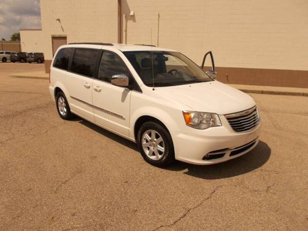 2012 CHRYSLER TOWN COUNTRY WARRANTY DUAL DVD LOADED LQQK for sale in New Lebanon, OH – photo 2