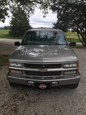 2000 Chevy Tahoe for sale in Linton, IN – photo 2