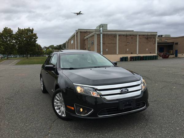 2010 Ford Fusion 4 Cylinder Hybrid Fully Loaded W/ Navigation system for sale in East Boston, MA
