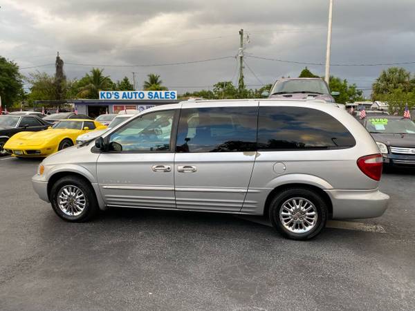2001 Chrysler Town & Country Mini Van 3rd Row Leather Loaded for sale in Pompano Beach, FL – photo 2