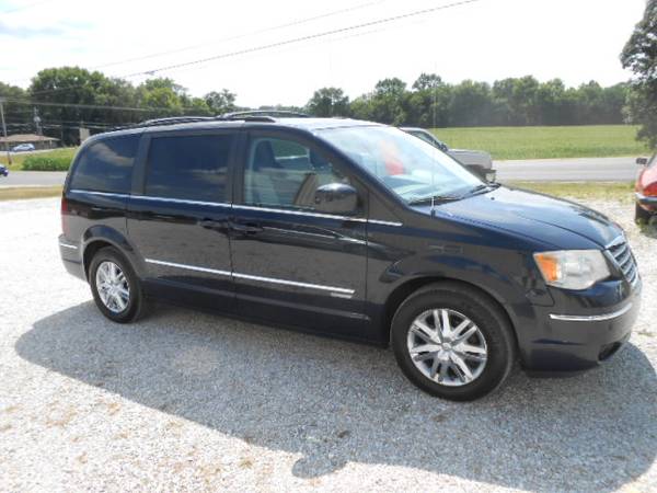 2010 TOWN & COUNTRY TOURING for sale in Pekin, IL – photo 4