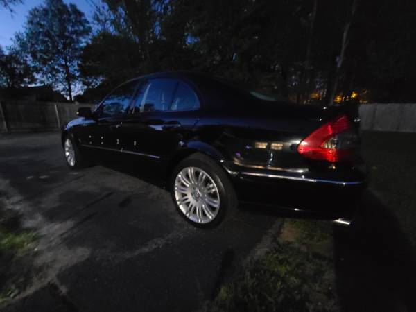 2009 mercedes benz e550 4matic immaculate black on blac - cars & for sale in Dracut, MA – photo 3