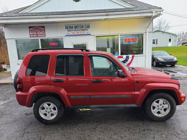 2007 Jeep Liberty 4x4 Clean Out Of State No Rust 2 Owners No... for sale in Oswego, NY – photo 5