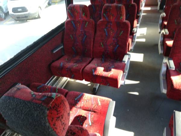 2002 MCI 34 passenger bus for sale in Waverly, NE – photo 19