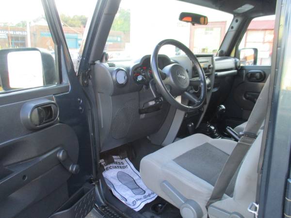 2008 Jeep Wrangler Unlimited **4X4/New Tires & Clean Title** for sale in Roanoke, VA – photo 11
