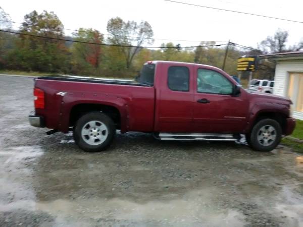 Beautiful No Rust 2007 Chevy Silverado 1500 Ext Cab 4X4 for sale in New Philadelphia, OH – photo 2