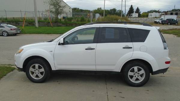 07 mitsubishi outlander 117,000 miles $4900 **Call Us Today For... for sale in Waterloo, IA – photo 3