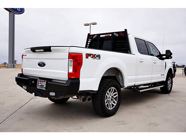 2019 Ford F-250 Super Duty Lariat - - by dealer for sale in Bowie, TX – photo 4