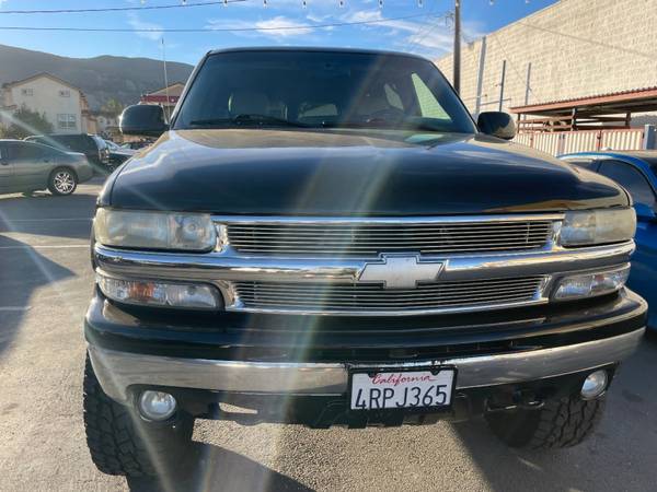2001 Chevrolet Suburban 4dr 1500 Limited with Rear wheel drive for sale in Santa Paula, CA – photo 13