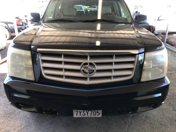 2003 CADILLAC ESCALADE LUXURY ALL WHEEL DRIVE RUNS GREAT DVD for sale in Lakeport, CA – photo 2