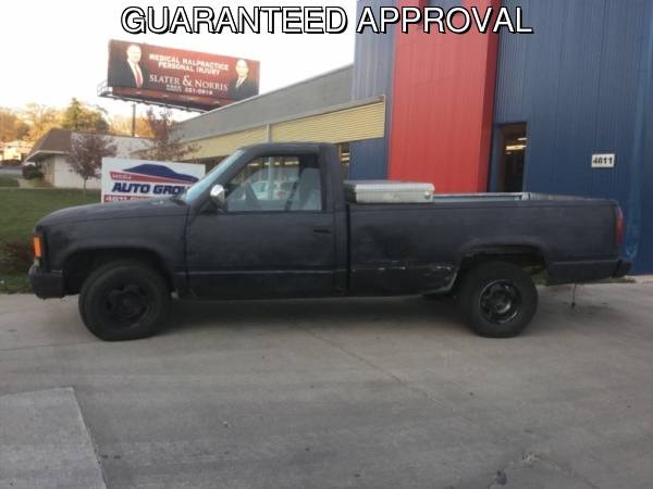 1990 Chevrolet 1500 Reg Cab 117.5" WE GUARANTEE CREDIT APPROVAL!... for sale in Des Moines, IA – photo 3