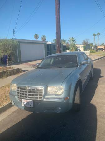 2008 Chrysler 300 C, seized engine for sale in San Diego, CA