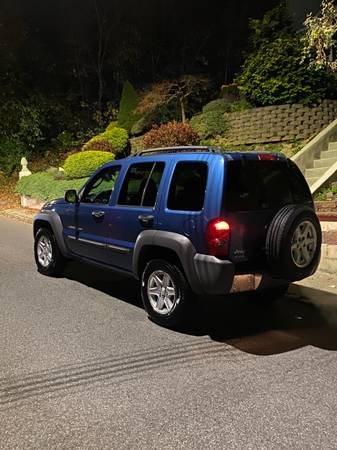 2003 Jeep Liberty sport 4x4 - cars & trucks - by owner - vehicle... for sale in STATEN ISLAND, NY – photo 3