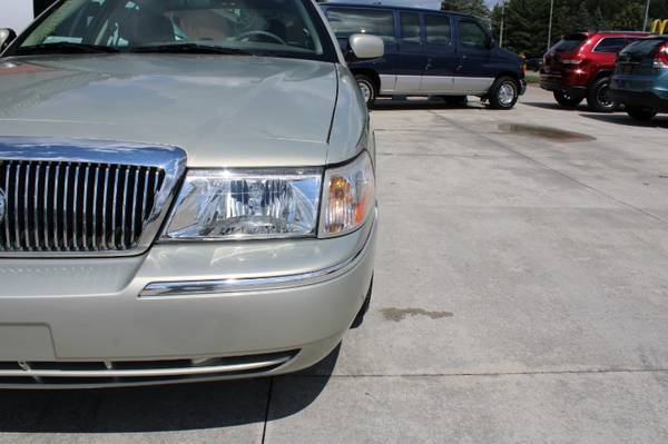 2004 Mercury Grand Marquis GS - - by dealer - vehicle for sale in Saint Clair, MI – photo 4
