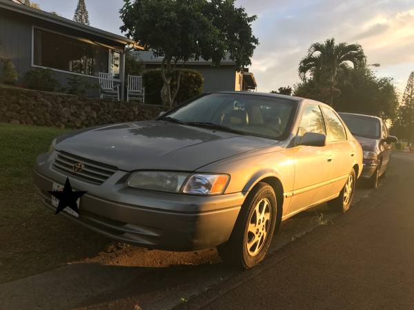 GOLD Toyota Camry! Trusty Steed! Coldest AC on Maui! for sale in Makawao, HI