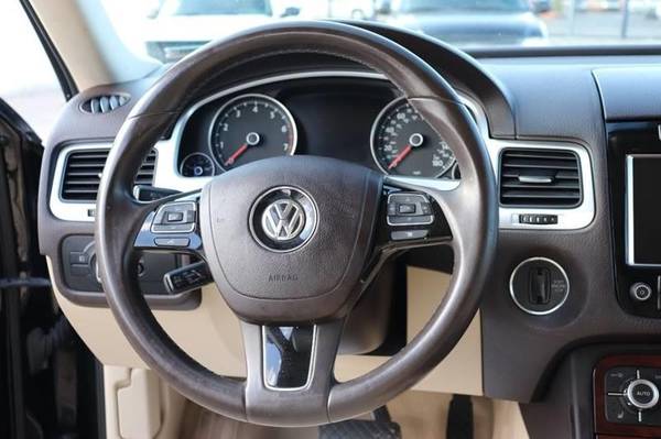 2012 Volkswagen Touareg VR6 Lux AWD 4dr SUV /CLEAN CARFAX/ Financing... for sale in Tucson, AZ – photo 17