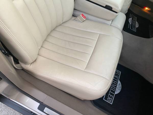 2003 Lincoln Town Car Power Moon Roof Heated Leather LOW 101k Miles! for sale in Auburn, IN – photo 21