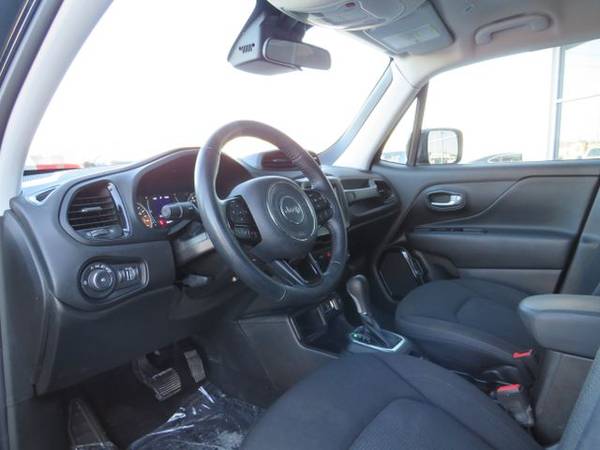 2020 Jeep Renegade Latitude Sport Utility 4D 4-Cyl, MultiAir for sale in Omaha, NE – photo 10