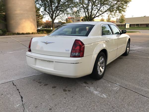 2006 Chrysler 300 touring 3.5 4x4 78,000 miles for sale in Sterling Heights, MI – photo 5