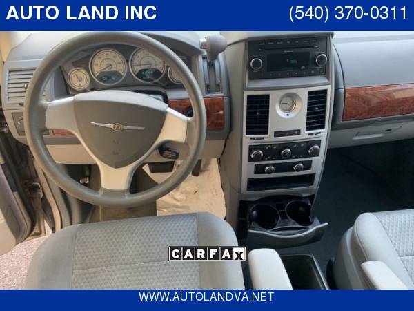 2009 CHRYSLER TOWN & COUNTRY LX Weekend Sale Price for sale in Fredericksburg, VA – photo 16
