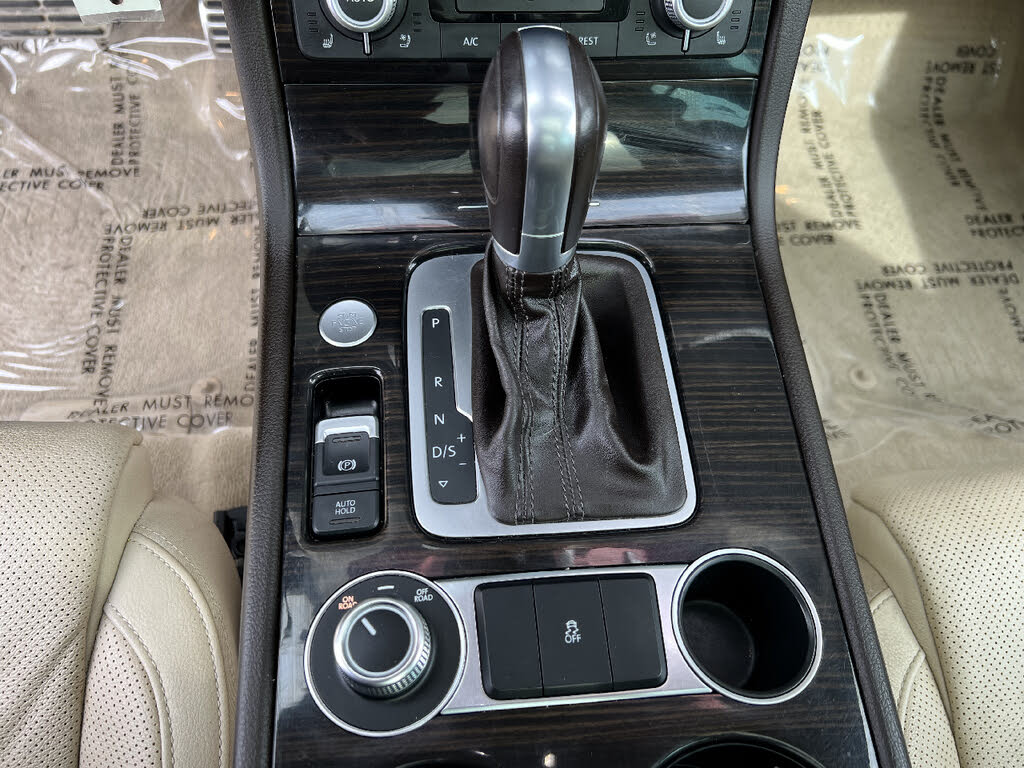 2017 Volkswagen Touareg V6 Executive for sale in Middleton, WI – photo 16