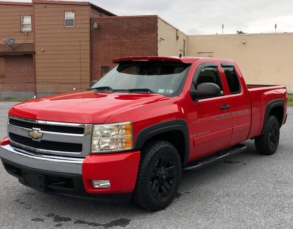 2007 Chevy Silverado LT 1500 Extended Cab 4x4 WARRANTY AVAILABLE for sale in HARRISBURG, PA