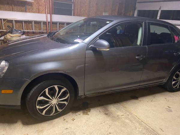 2010 VW JETTA-JUST got tuned up! Excellent shape! for sale in Clarion, PA – photo 2