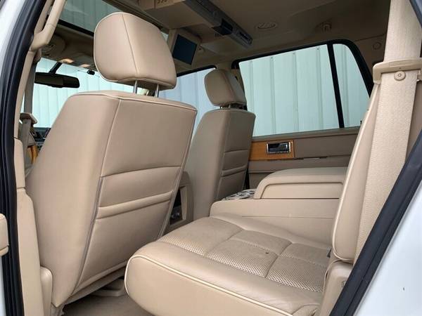 2008 Lincoln Navigator ** 4WD ** DVD ** 3rd Row Seating ** Well Mainta for sale in Madison, WI – photo 13