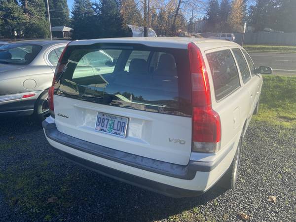 2001 Volvo V70 2 4 M 5dr Wgn with Interior courtesy lights w/delay for sale in Sweet Home, OR – photo 4