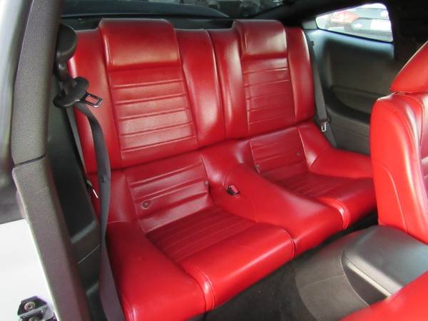2006 Ford Mustang Coupe GT with Rear window defroster for sale in Grayslake, IL – photo 17