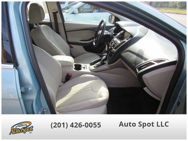 2012 Ford Focus SEL Sedan 4D EZ-FINANCING! for sale in Garfield, NJ – photo 24