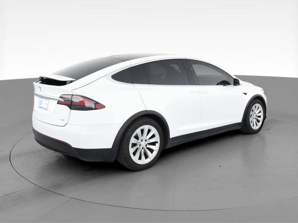 2017 Tesla Model X 75D Sport Utility 4D suv White - FINANCE ONLINE -... for sale in Farmington, MI – photo 11