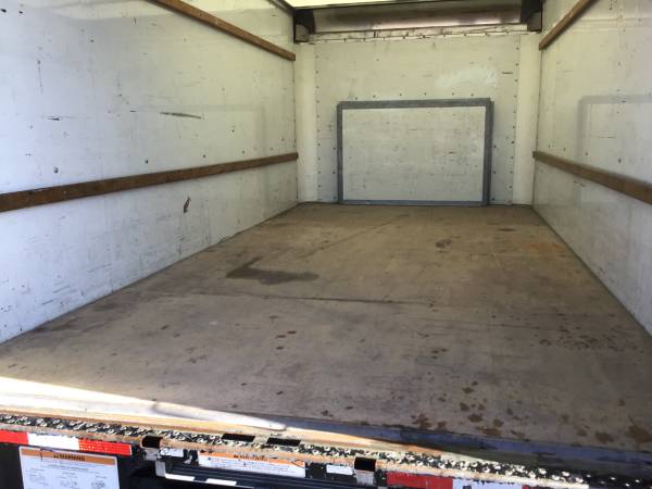 Box truck - - by dealer - vehicle automotive sale for sale in Van Buren, AR – photo 9