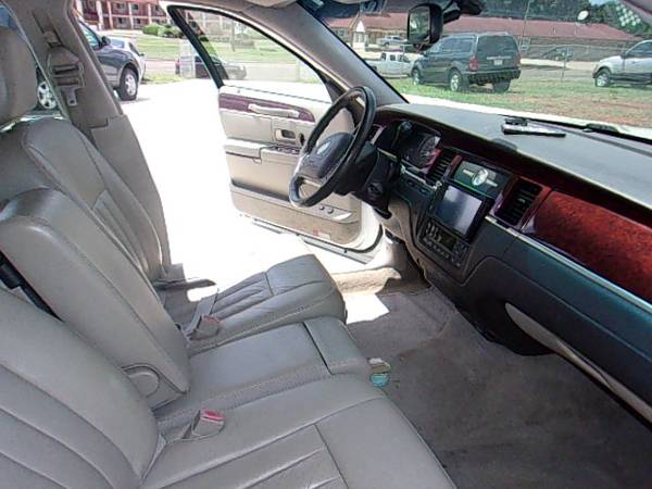 2003 Lincoln Town Car Executive for sale in PALESTINE, TX – photo 18