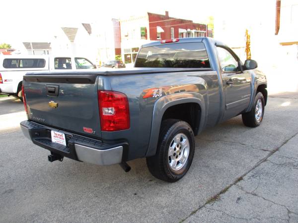 2007 Chevy Silverado 1500 New Body Style Regular Cab (4WD) Low Miles! for sale in Dubuque, IA – photo 9