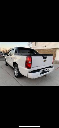 2009 Chevrolet Avalanche LTZ Sport Utility Pickup 4D 5 1/4 ft - cars for sale in Columbus, OH – photo 2