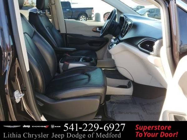 2017 Chrysler Pacifica Touring-L FWD for sale in Medford, OR – photo 8