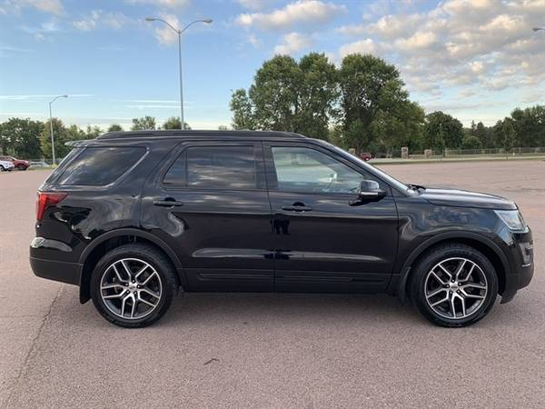 2016 Ford Explorer Sport *** 4x4! Heated leather seats! 3rd row seatin for sale in Sioux Falls, SD – photo 2