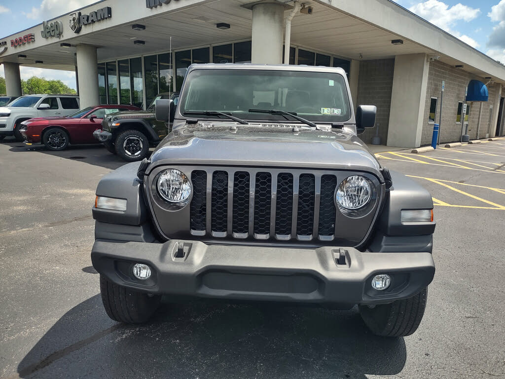 2020 Jeep Gladiator Sport S Crew Cab 4WD for sale in Ebensburg, PA – photo 2