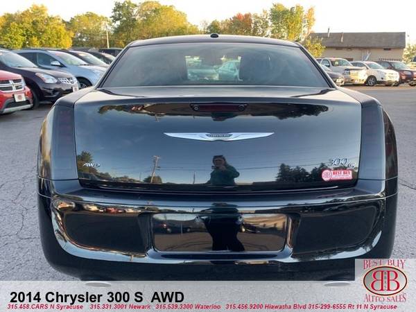 2014 CHRYSLER 300 S AWD! FULLY LOADED! PANO SUNROOF! BLUE LEATHER! for sale in Syracuse, NY – photo 4