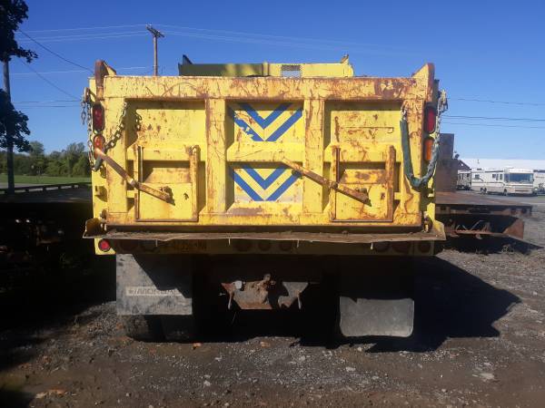 1990 INTERNATIONAL DUMP TRUCK DT466 RUNS GREAT for sale in Canandaigua, NY – photo 2