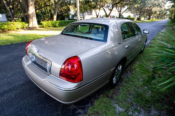 2008 Lincoln Town Car Signature Limited 4dr Sedan - CALL or TEXT... for sale in Sarasota, FL – photo 9