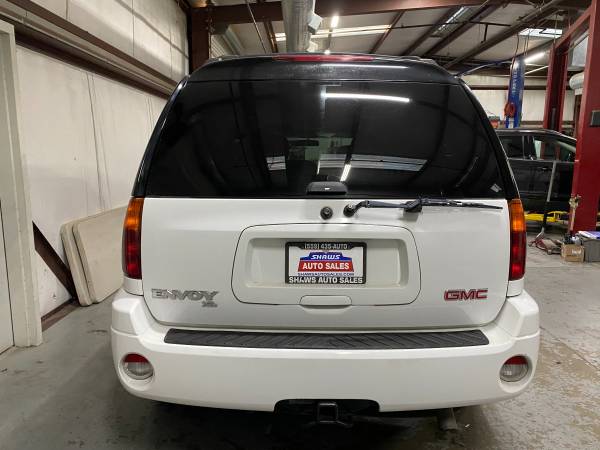 2004 GMC Envoy XL 4dr 2WD SLT, 3rd Row, Low Miles, Very Clean!!! -... for sale in Madera, CA – photo 4