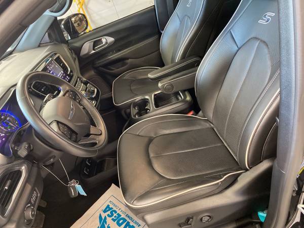 2020 Chrysler Pacifica Limited with S Package - - by for sale in The Villages, FL – photo 3