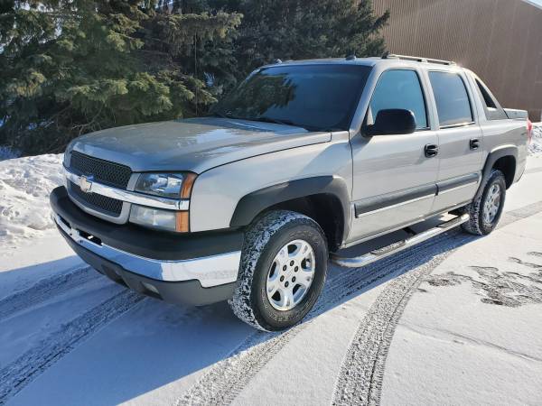 2004 Chevy Avalanche Z71 4x4 Heated Leather, Sunroof X-Cond - cars for sale in Andover, MN