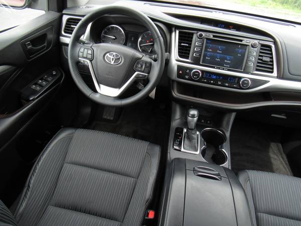 2016 Toyota Highlander LE Plus Excellent Used Car For Sale for sale in Sheboygan Falls, WI – photo 12