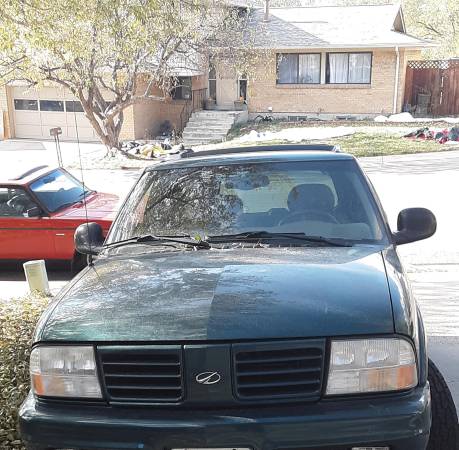 1998 Olds Bravada—NEEDS ENGINE REPAIR for sale in Denver , CO – photo 2