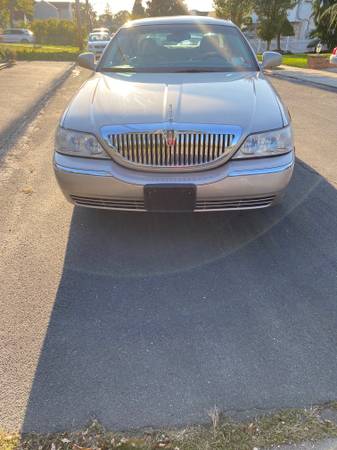 2003 Lincoln Town Car Executive 44k for sale in North Babylon, NY